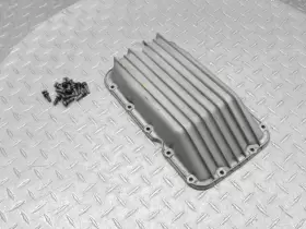 1336994 Bmw 1981 81-84 650 R65 Oil Pan Sump Engine Belly Cover Lower Motor Assembly Oem